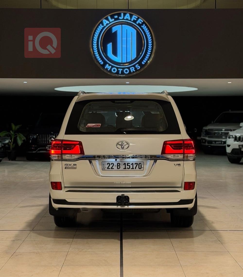 تۆیۆتا لاند کروزەر